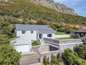 3 Bed House in Lakeside