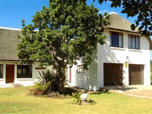 5 Bed House in St Francis Bay