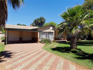 3 Bedroom House in Meiringspark