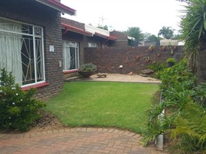 3 Bed Townhouse in Vanderbijlpark CW