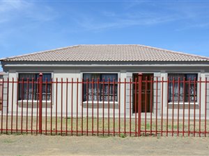 3 Bed House in Bloemspruit