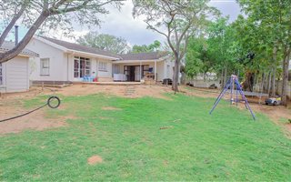 6 Bedroom House in Levyvale