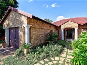 4 Bed House in Pinehaven