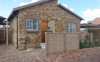 2 Bedroom Townhouse in Kosmosdal