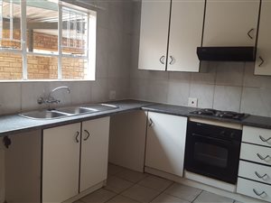 3 Bed Townhouse in Roodekrans