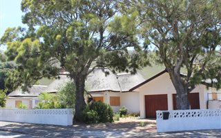 5 Bedroom House in Hermanus Northcliff