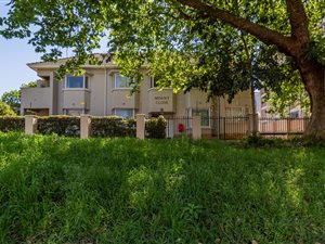 2 Bed Apartment in Newlands