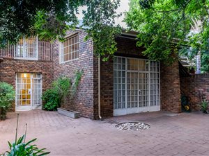 3 Bed Townhouse in Lynnwood Glen