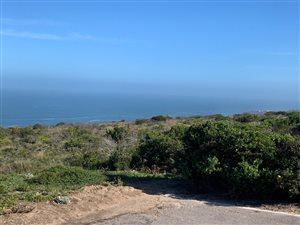 750 m² Land available in Village On Sea