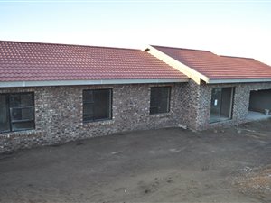 3 Bed House in Dana Bay