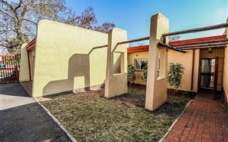 3 Bedroom Townhouse in Norkem Park