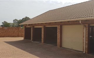 2 Bedroom House in Dalpark