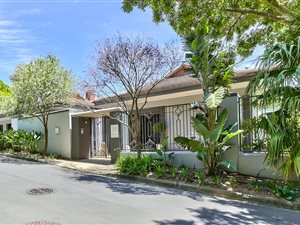 6 Bed House in Higgovale