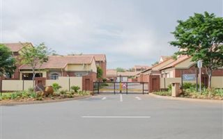 3 Bedroom Simplex in Eco Park
