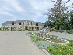 1501 m² Land available in Colleen Glen