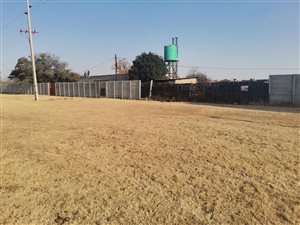 2.7 ha Land available in Vosloorus