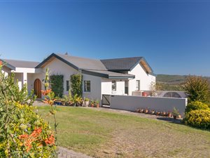 3 Bed House in Simola