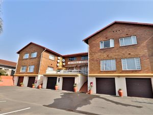 2 Bed Apartment in Doonside