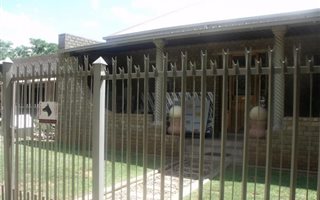 3 Bedroom House in Aliwal North