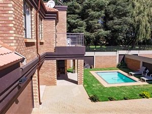3 Bed Cluster in Pomona