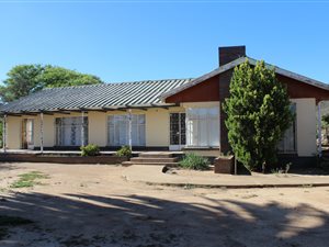 4 Bed House in Willowmore