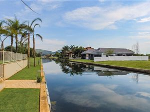5 Bed House in The Islands Estate