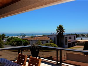 6 Bed Flat in Langebaan Central