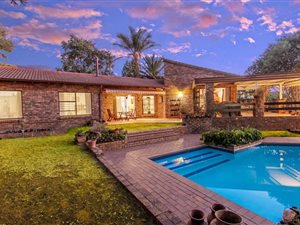 4 Bed House in Bryanston