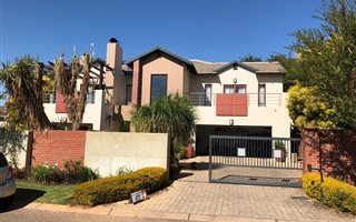 4 Bedroom House in Honeydew Ridge