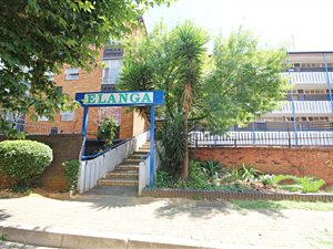 1.5 Bed Flat in Marlands