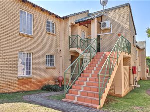 2 Bed Townhouse in Moreleta Park