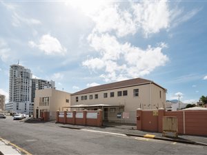 10 Bed House in Strand North