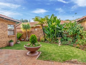 3 Bed Townhouse in Die Hoewes