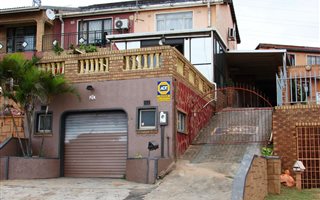 3 Bedroom Duplex in Lotus Park
