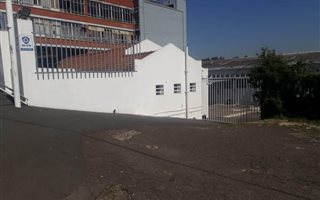 736 m² Commercial space in Briardene