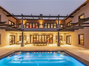 5 Bed House in Klein Zevenwacht