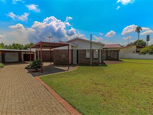 4 Bed House in Edelweiss