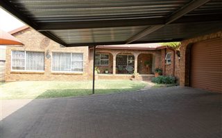 5 Bedroom House in Elspark