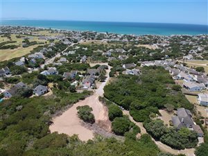 1935 m² Land available in St Francis Bay