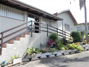 2 Bed Townhouse in Uvongo
