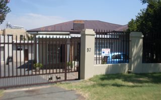 3 Bedroom House in Crosby