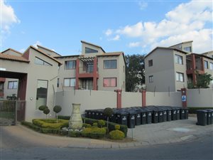 2 Bed Apartment in Honeydew Manor