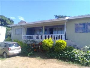4 Bed House in Clare Estate