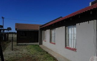 3 Bedroom House in Lourierpark