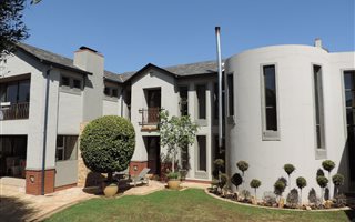 5 Bedroom House in Woodhill