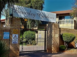 3 Bed Townhouse in Roodekrans