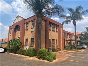 52 m² Office Space in Kloofendal