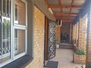 5 Bed House in Mayfair West