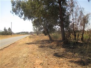 2.4 ha Land available in Highbury
