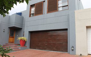 4 Bedroom House in Dainfern Golf Estate